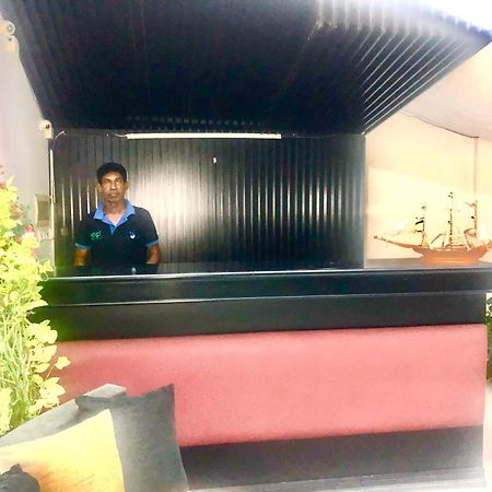 Hotel Nathaliya Katunayaka Buitenkant foto