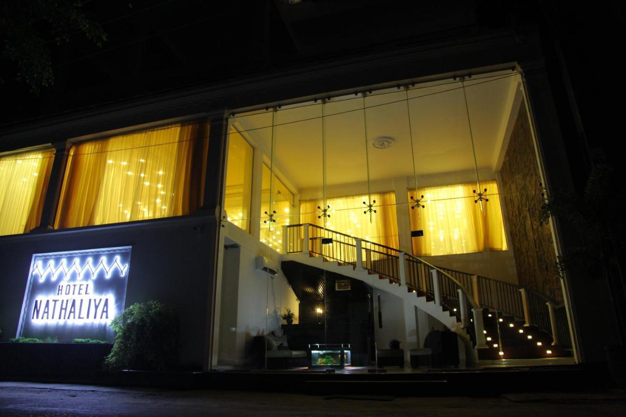 Hotel Nathaliya Katunayaka Buitenkant foto