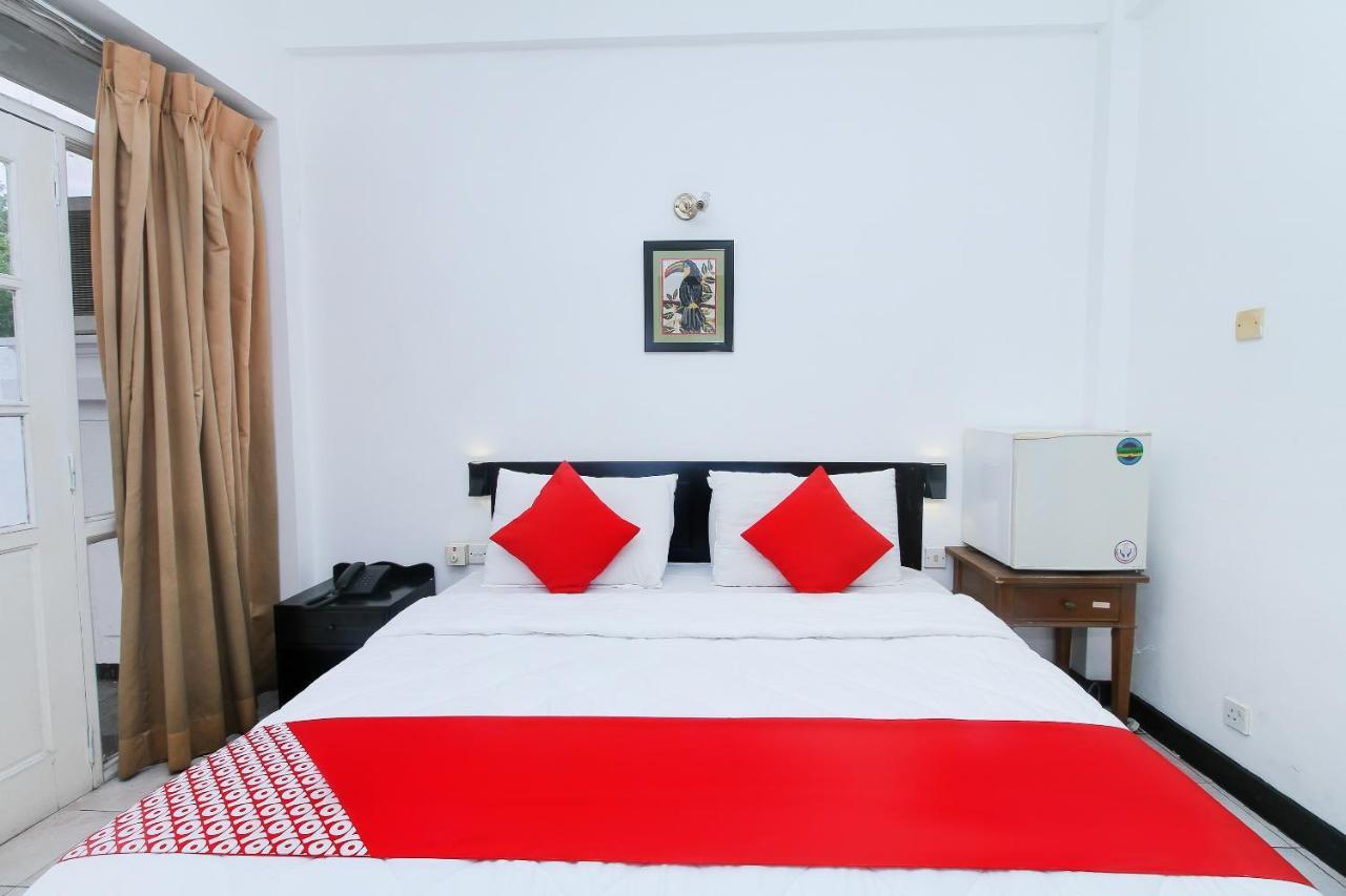 Hotel Nathaliya Katunayaka Buitenkant foto