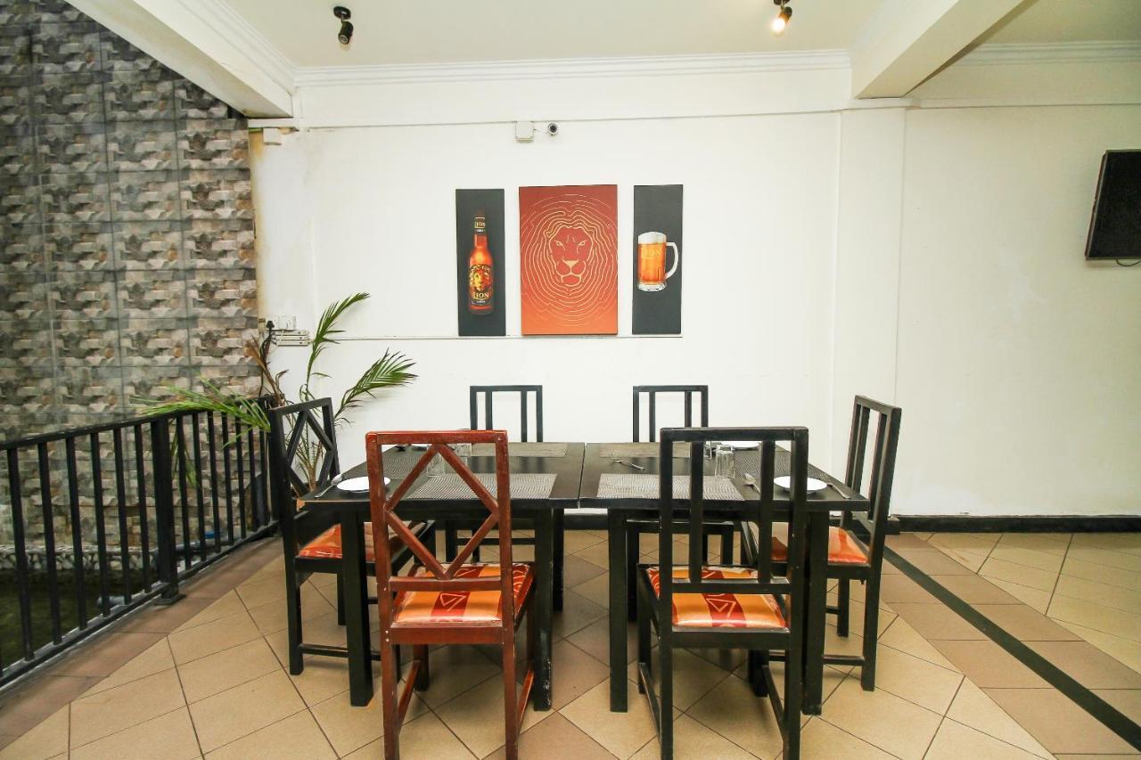 Hotel Nathaliya Katunayaka Buitenkant foto