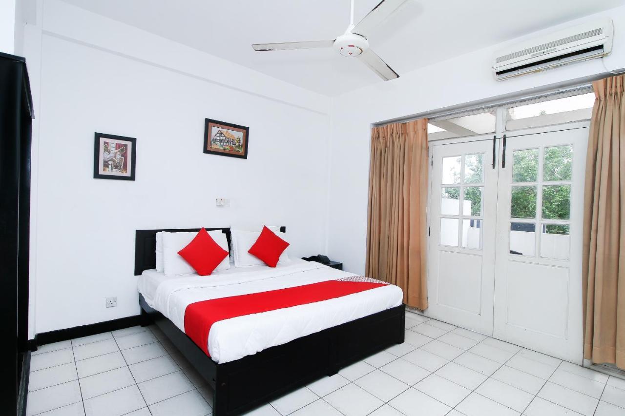 Hotel Nathaliya Katunayaka Buitenkant foto