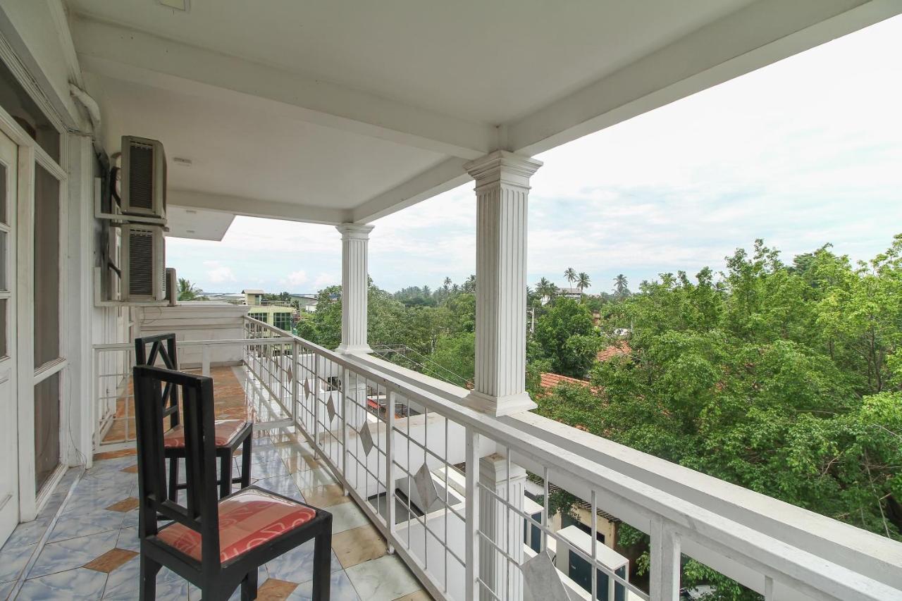 Hotel Nathaliya Katunayaka Buitenkant foto